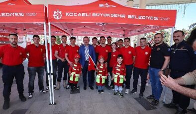 Başkan Büyükakın’a çocuklardan sevgi seli