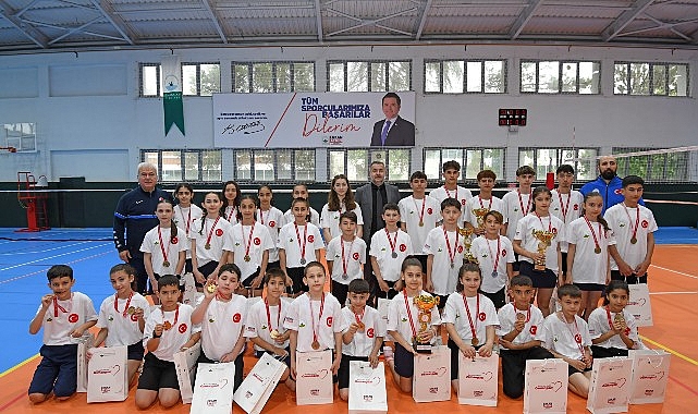 Osmangazi Belediyespor’dan Badmintonda Tarihi Başarı