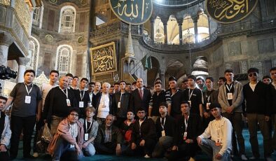 Başkan Altay “Genç Seyyah” Projesi ile İstanbul Gezisine Katılan Öğrencilerle Buluştu