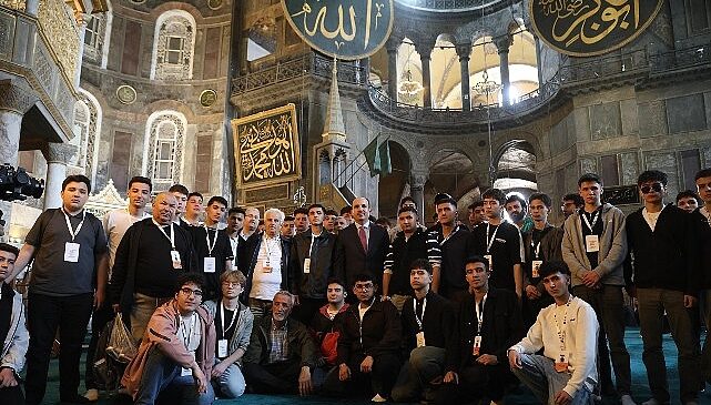 Başkan Altay “Genç Seyyah” Projesi ile İstanbul Gezisine Katılan Öğrencilerle Buluştu