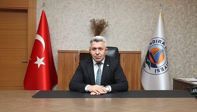 Kandıra Belediye Başkanı Erol Ölmez,  1 Mayıs Emek ve Dayanışma Günü mesajında, emek ve alın terinin kutsiyetine vurgu yaptı.