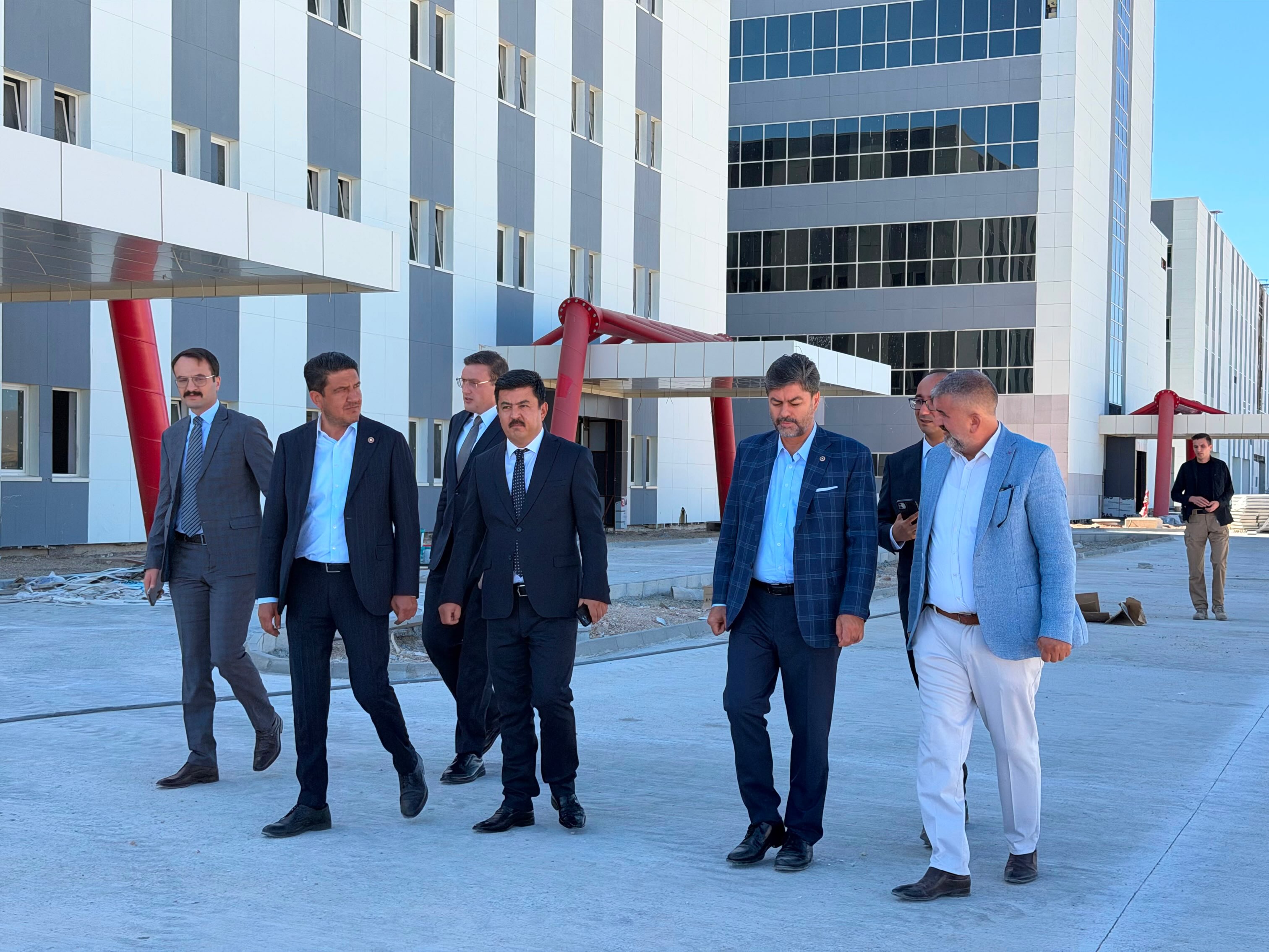 Kırşehir’de 400 Yataklı Yeni Devlet Hastanesi İnşaatında İnceleme